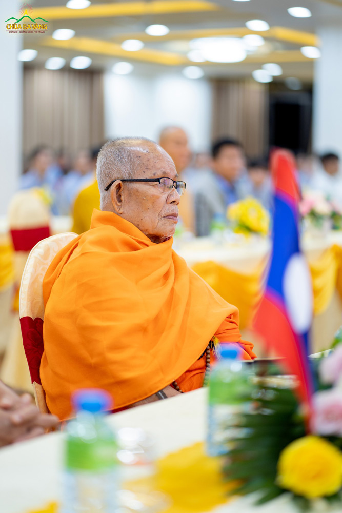 Hòa thượng Maha Bounma Simmaphom - Chủ tịch Trung ương Liên minh Giáo hội Phật giáo Lào tham dự chương trình