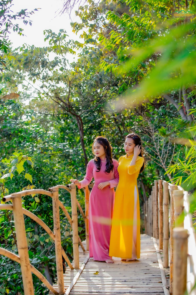 Những chiếc áo dài thướt tha, mang đậm ý nghĩa lịch sử, văn hóa của người dân đất Việt từ bao đời nay