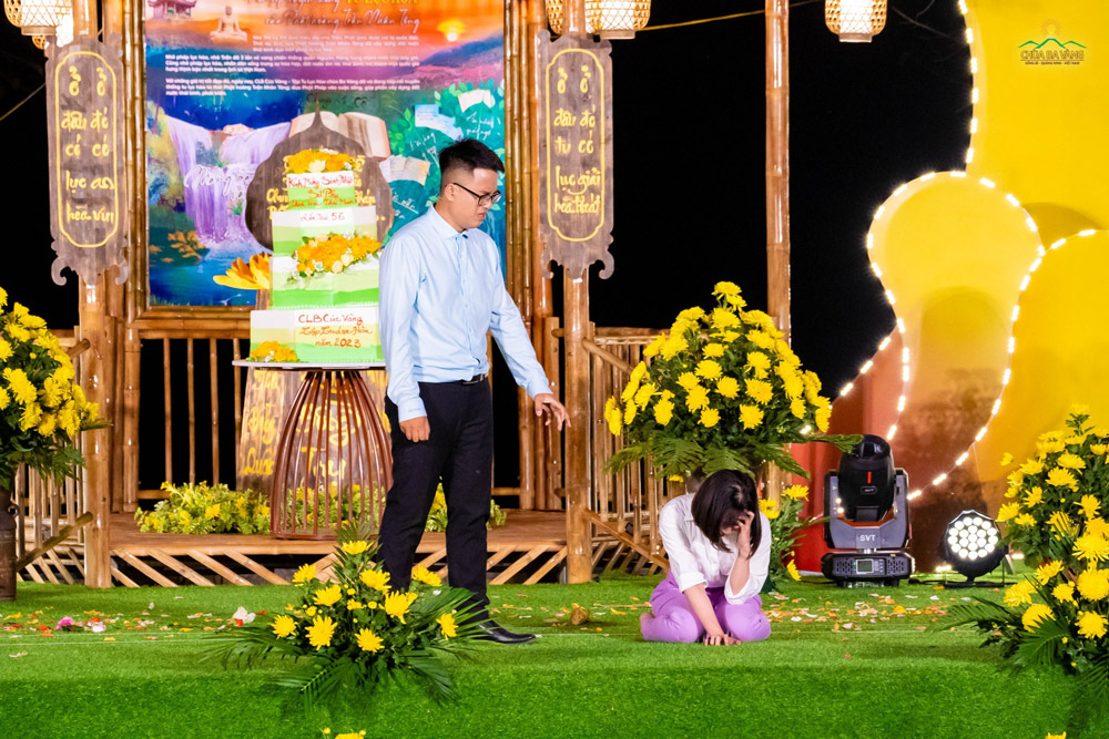 Vở kịch “Thoát nạn nhờ điềm báo trong giấc mơ” đã tái hiện lại câu chuyện có thật của gia đình Phật tử Nguyễn Khánh Toàn - Nguyễn Thị Hoa