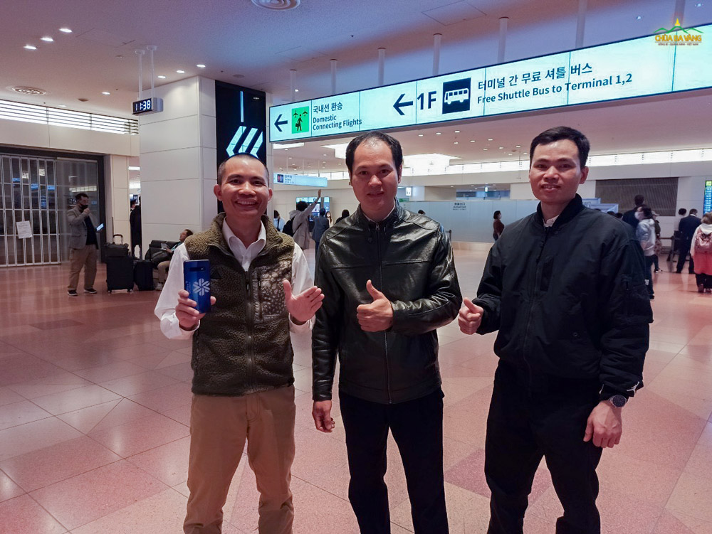 Phật tử xa xứ Fukuoka, và PTXX Aichi Nhật Bản đã có mặt tại sân bay Haneda, Tokyo, Nhật Bản