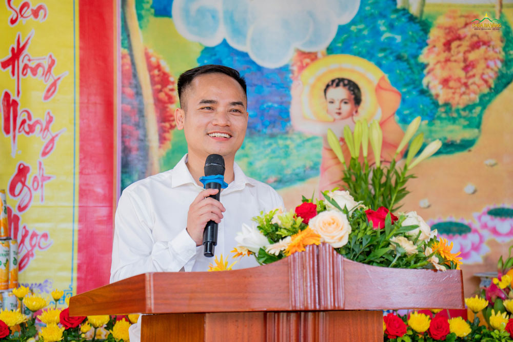 MC Chí Quyền trong chương trình kính mừng Phật đản chùa Nhân An