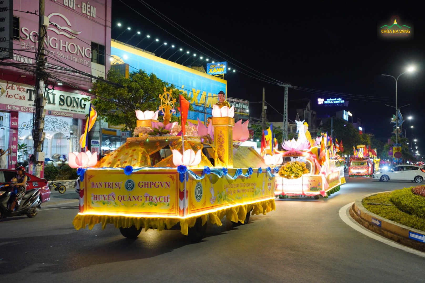 Xe diễu hành của huyện Quảng Trạch
