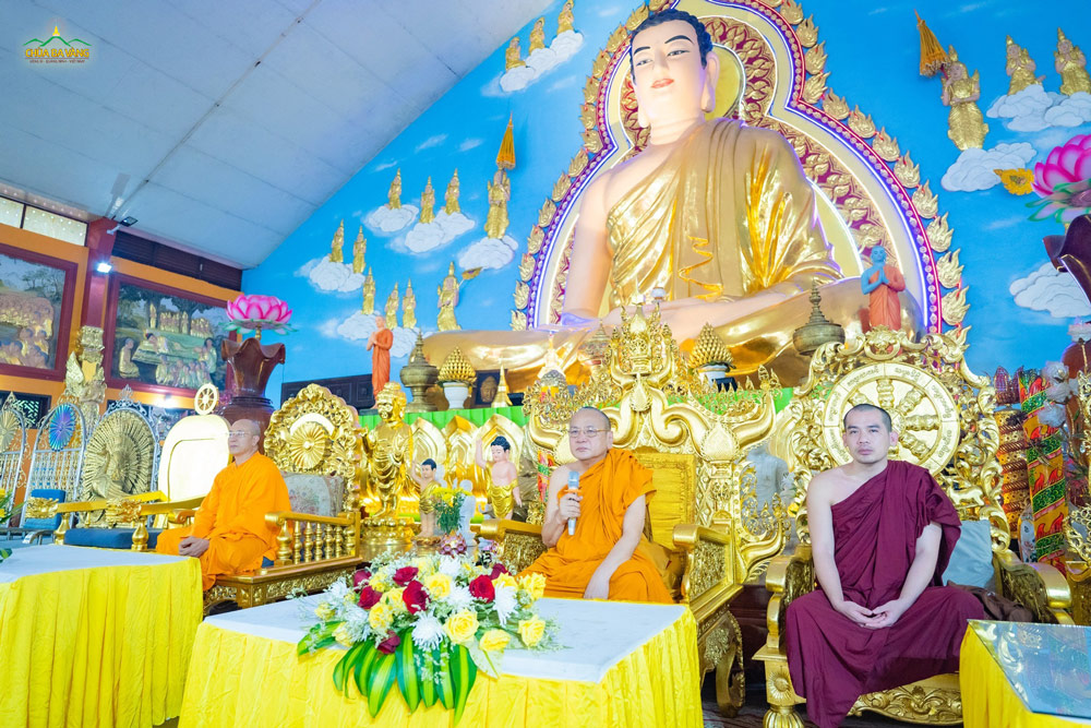 Đáp lại lời tác bạch của các Phật tử, Trụ trì Thiền viện Phước Sơn - Hòa thượng Bửu Chánh đã hứa khả thọ nhận và ban những lời đạo từ ý nghĩa.