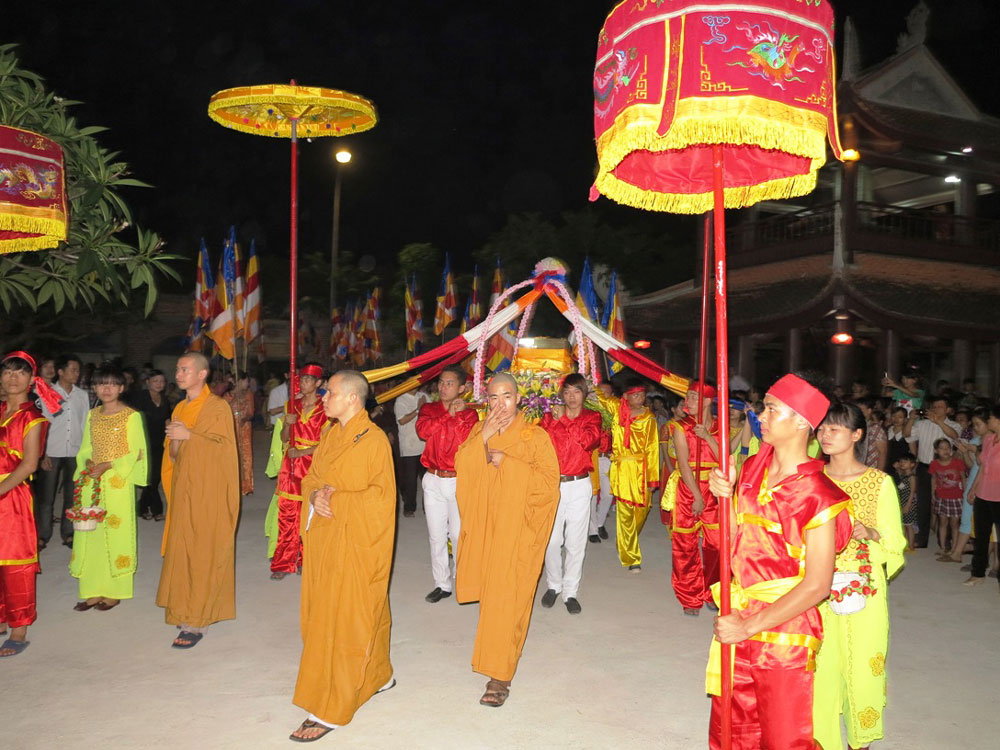 Lễ cung rước Xá lợi tại chùa Hoa Dương - Vĩnh Phúc (ảnh năm 2016)  