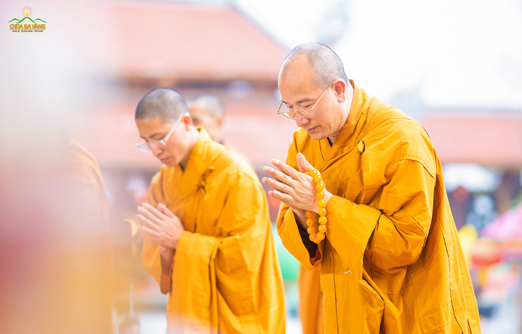 Với tinh thần hộ quốc an dân, Sư Phụ Thích Trúc Thái Minh cùng đại diện chư Tăng chùa Ba Vàng đã tác lễ khai đàn Dược Sư Cầu Tiêu Tai Diên Thọ - Quốc Thái Dân An vào ngày 08/01/Tân Sửu