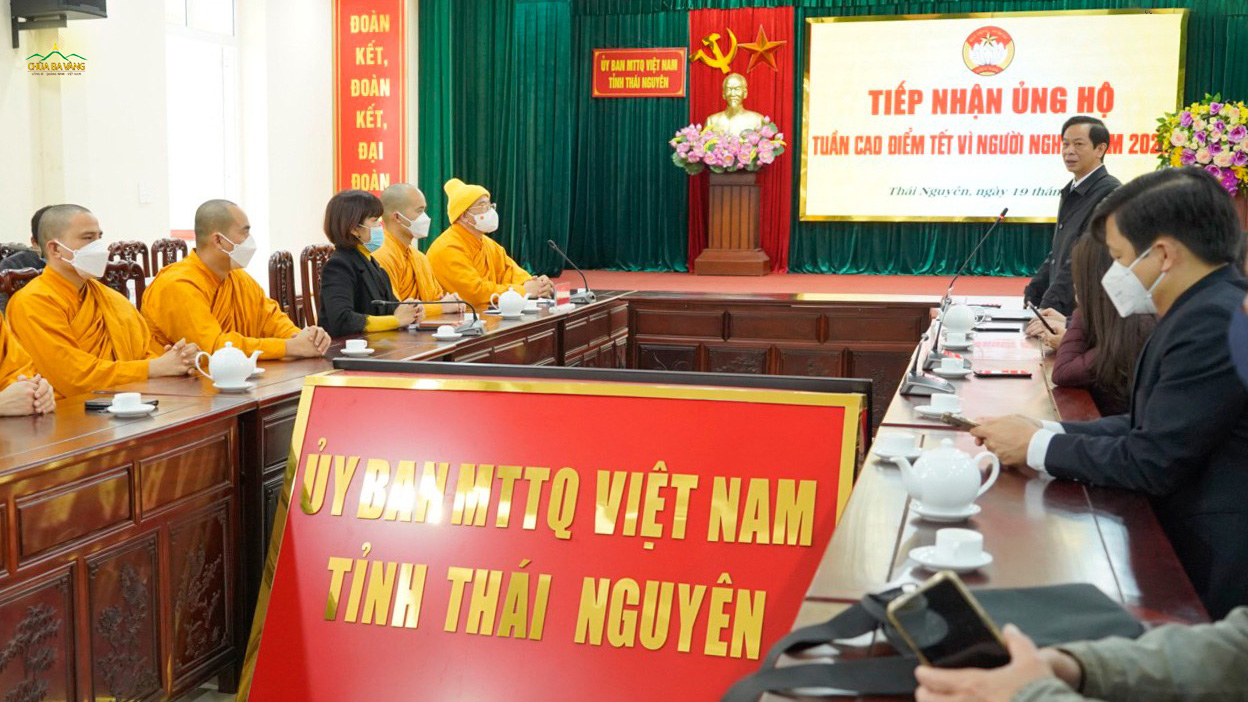 Vừa qua, Sư Phụ Thích Trúc Thái Minh cùng chư Tăng chùa Ba Vàng đã tham gia chương trình ủng hộ Tết vì người nghèo tại tỉnh Thái Nguyên