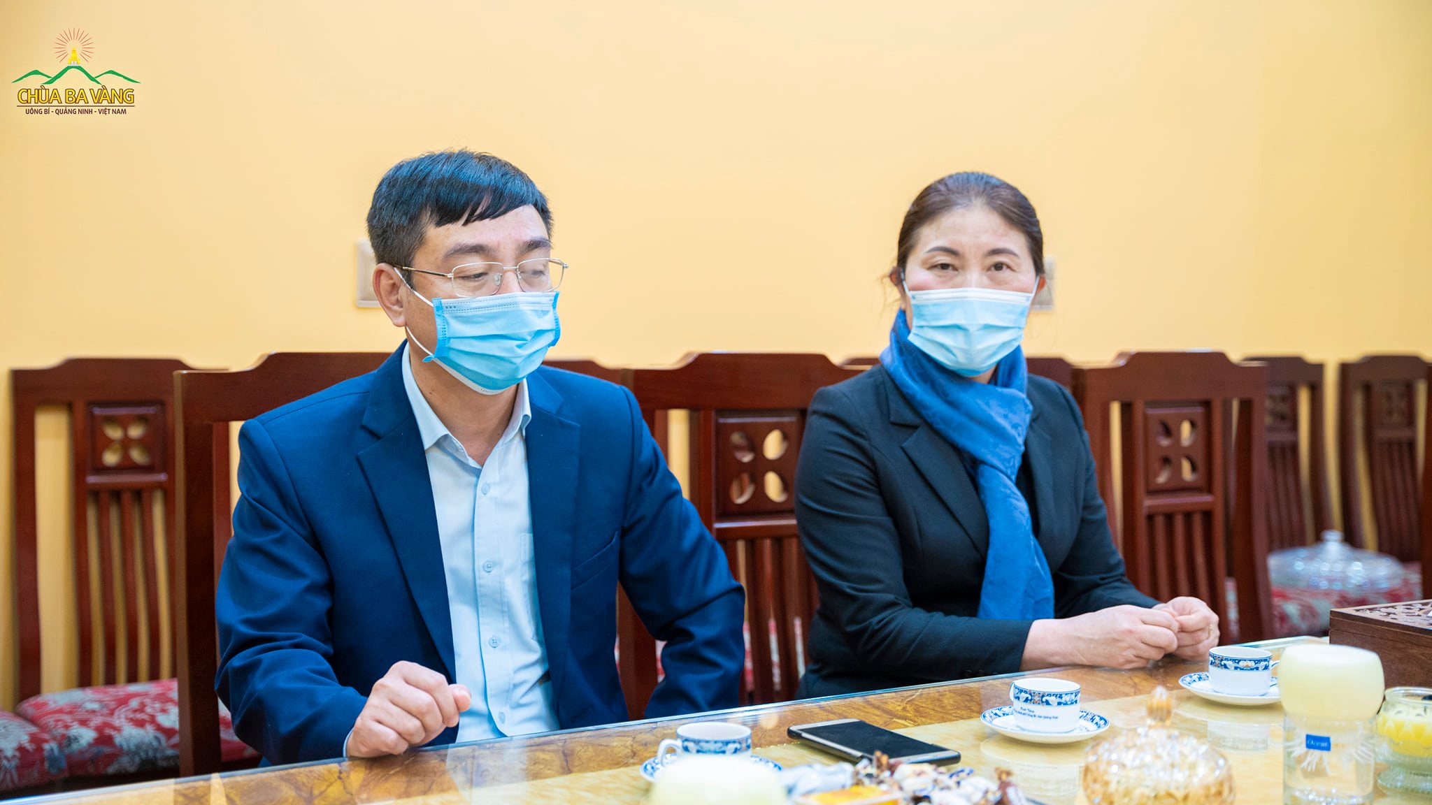 Đoàn gồm ông Đào Ngọc Sơn - Ủy viên BTV, Trưởng Ban Dân vận Thành ủy, Chủ tịch Ủy ban MTTQVN TP. Uông Bí và bà Hoàng Thị Thanh Huyền - Phó Chủ tịch Ủy ban MTTQVN TP. Uông Bí