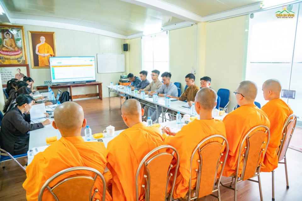 Ngày 30/6/2022 (tức ngày 02/6 năm Nhâm Dần), được sự chỉ dạy trên Sư Phụ Thích Trúc Thái Minh, đại diện chư Tăng chùa Ba Vàng đã họp bàn với các ban cho Khóa tu mùa hè lần 2 năm 2022