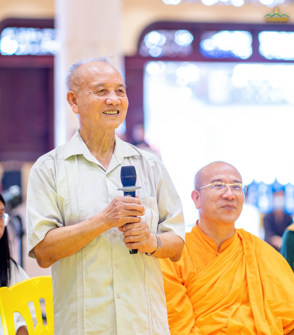 Đại tướng Phạm Văn Trà - Nguyên Bộ trưởng Bộ Quốc phòng phát biểu, chia sẻ với mọi người trong chuyến thăm chùa Ba Vàng ngày 01/7/2022 (tức 03/6/Nhâm Dần)