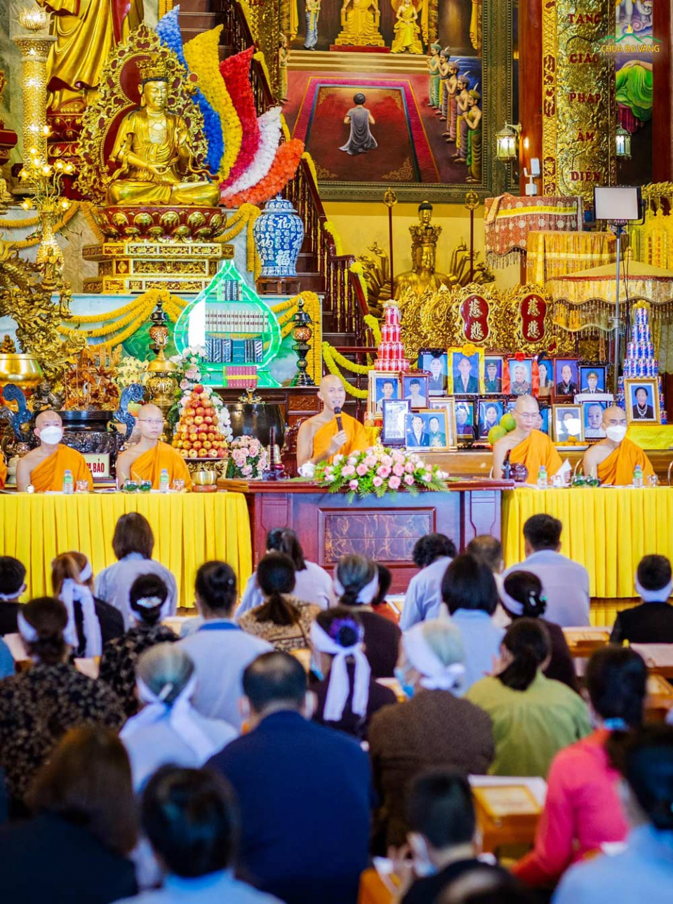 Thể theo lời thỉnh cầu của các Phật tử và nhân dân thập phương, được sự chỉ dạy trên Sư Phụ Thích Trúc Thái Minh, chùa Ba Vàng tổ chức Lễ cầu siêu cho các chúng sinh trong cõi tâm linh sáng nay - ngày 14/9/Nhâm Dần (tức 09/10/2022)