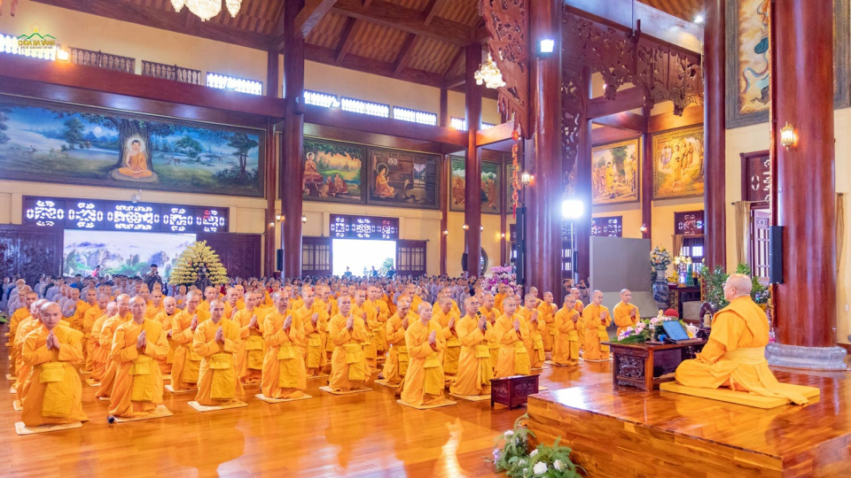 Tứ chúng chùa Ba Vàng khánh tuế Sư Phụ đầu năm Quý Mão 2023