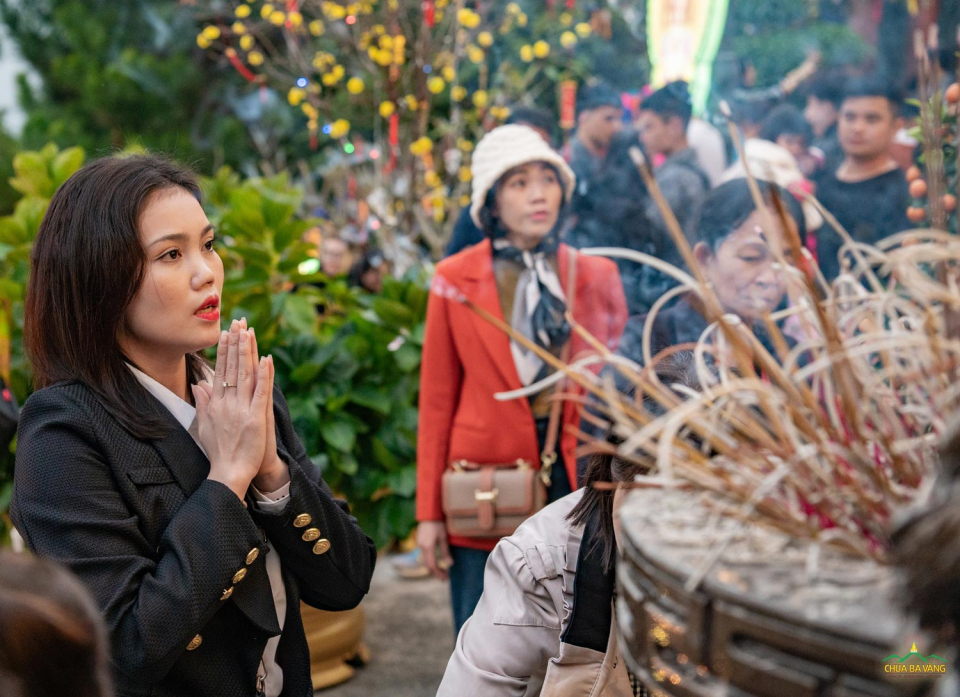 Đi lễ chùa đầu năm là nét đẹp văn hóa của người dân Việt từ bao đời nay