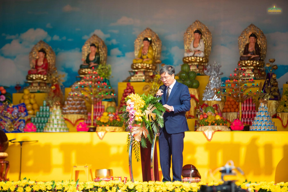 Ông Nguyễn Văn Thành - Ủy viên Ban Thường vụ Thành uỷ, Phó Chủ tịch Thường trực UBND thành phố Uông Bí phát biểu khai mạc buổi lễ