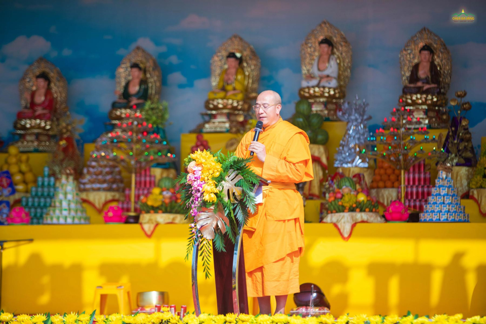 Đại đức Thích Trúc Thái Minh - Phó Trưởng ban Thông tin TW, Phó trưởng ban Phật giáo Quốc tế TW GHPGVN, Trụ trì chùa Ba Vàng phát biểu tại Lễ khai xuân Chùa Ba Vàng - Xuân Quý Mão 2023
