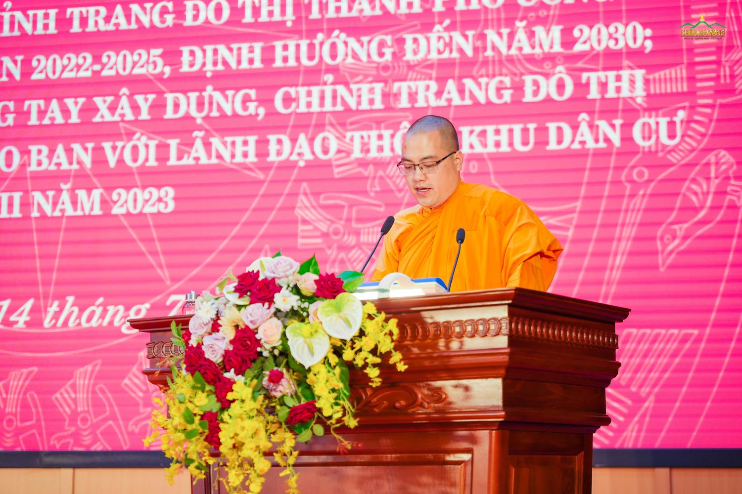 Chư Tăng chùa Ba Vàng phát biểu tại hội nghị