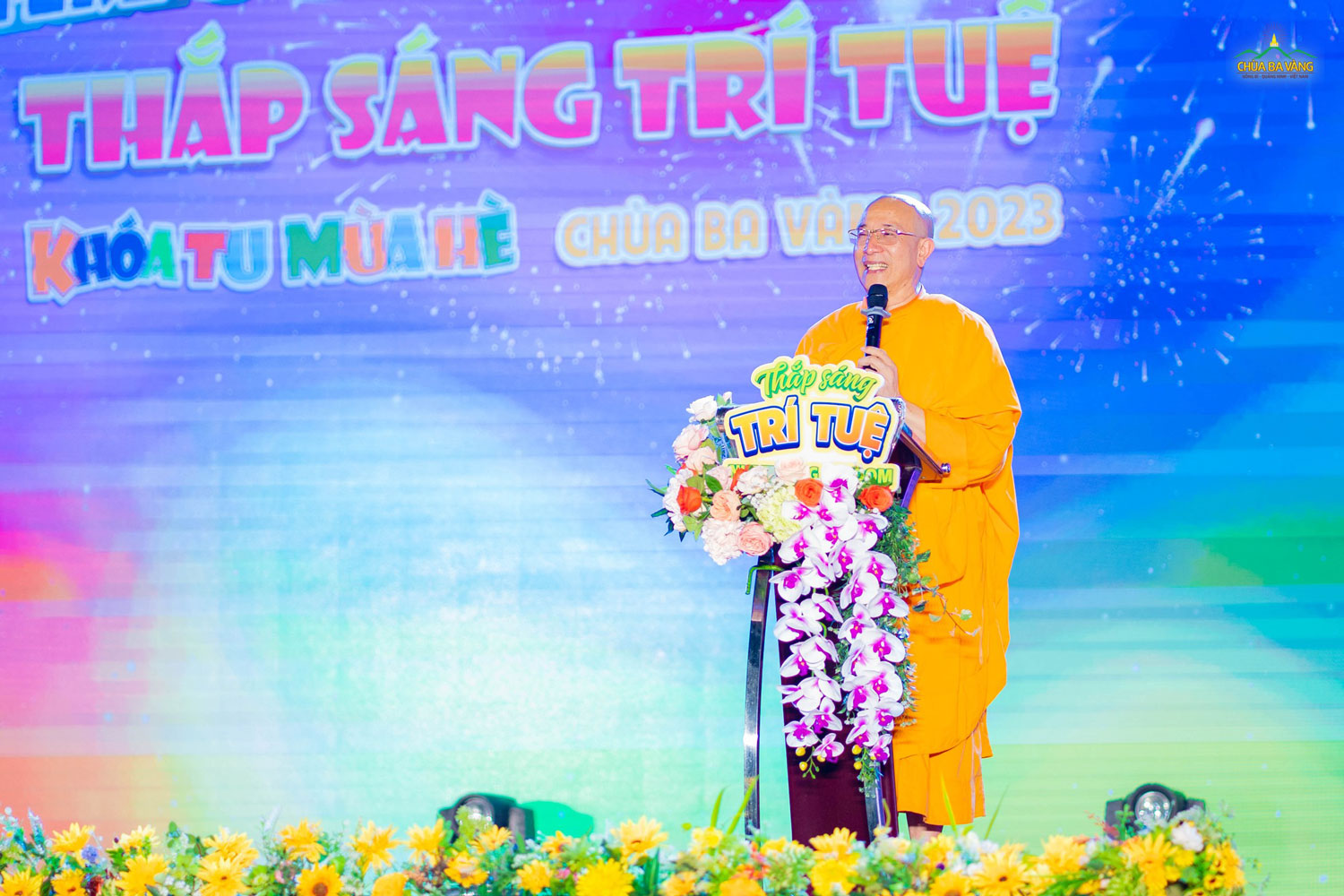 Sư Phụ Thích Trúc Thái Minh phát biểu trong chương trình