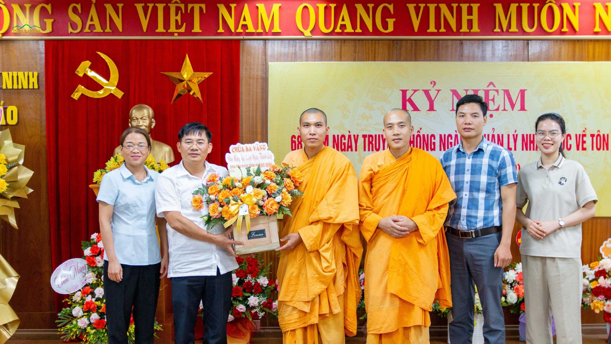 Chùa Ba Vàng chúc mừng Ban Tôn giáo tỉnh Quảng Ninh
