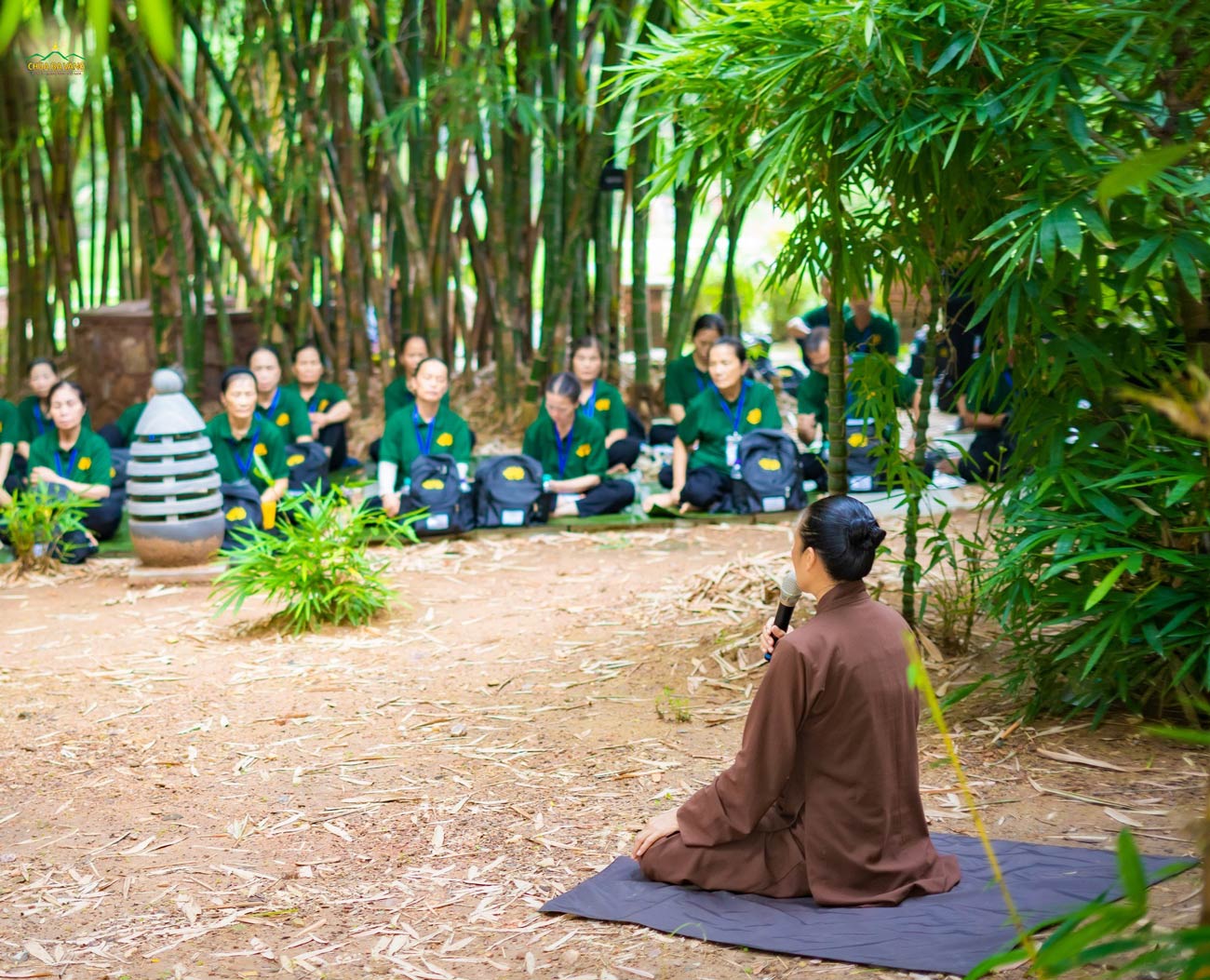 Kết thúc thời khóa, các Phật tử đã chia sẻ những cảm nhận của mình về hành trình và nhận được những lời chia sẻ đầy ý nghĩa từ Cô chủ nhiệm