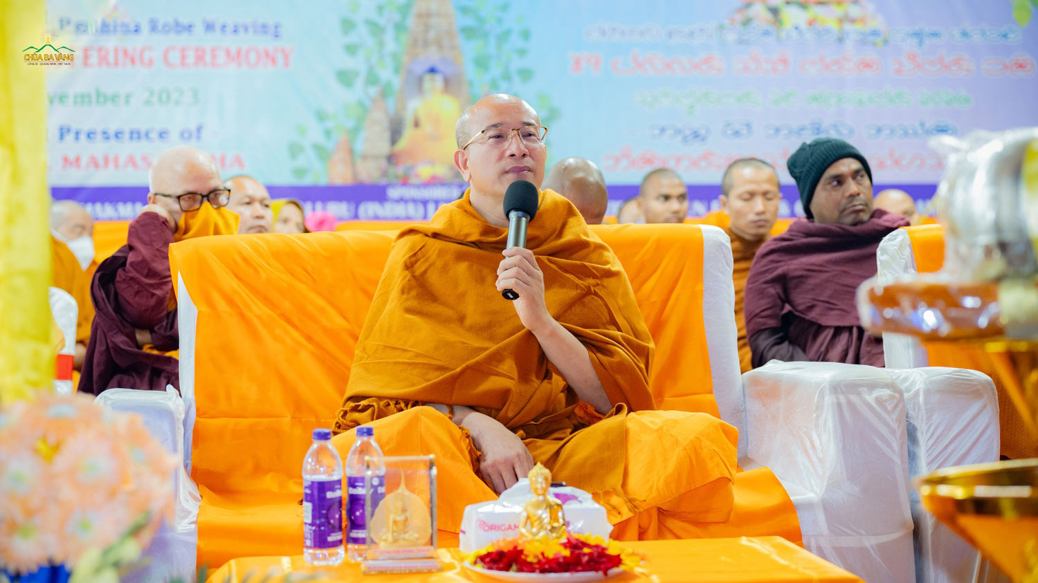 Nhân buổi lễ, Thầy Thích Trúc Thái Minh giảng một thời Pháp giúp mọi người được ôn lại lời Đức Phật dạy