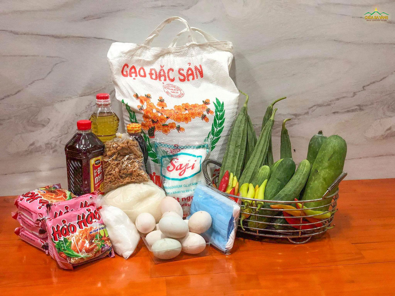 Những nhu yếu phẩm thiết yếu hỗ trợ những hộ nghèo tại huyện Trà Cú, tỉnh Trà Vinh  