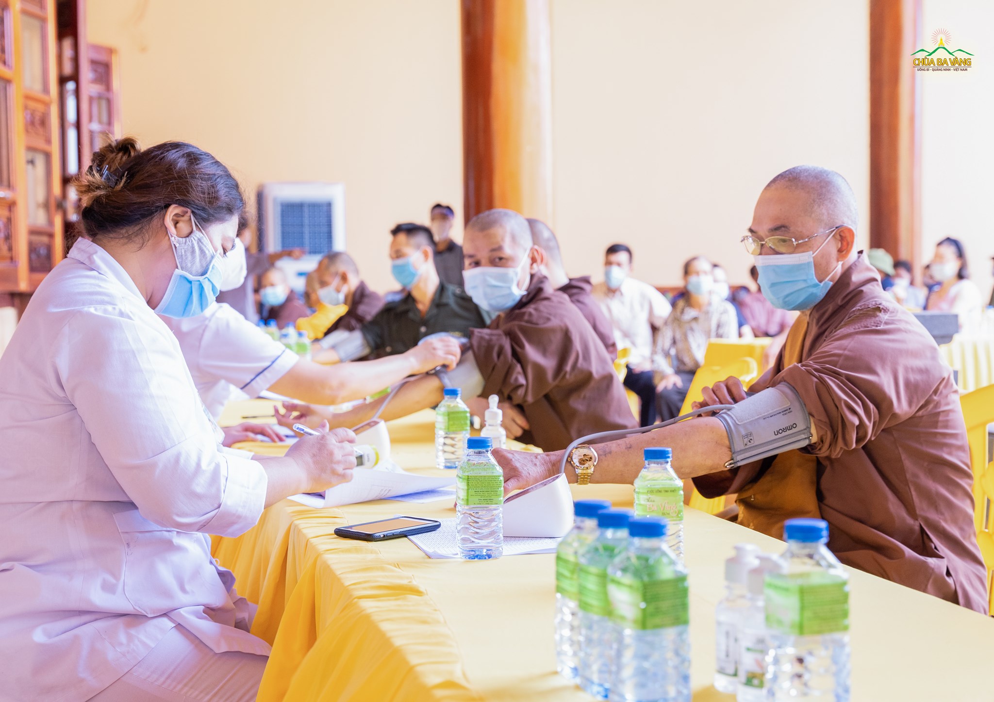 Chư Tăng tỉnh hội Phật giáo tỉnh Quảng Ninh tiêm vắc-xin phòng chống CV-19 tại chùa Ba Vàng
