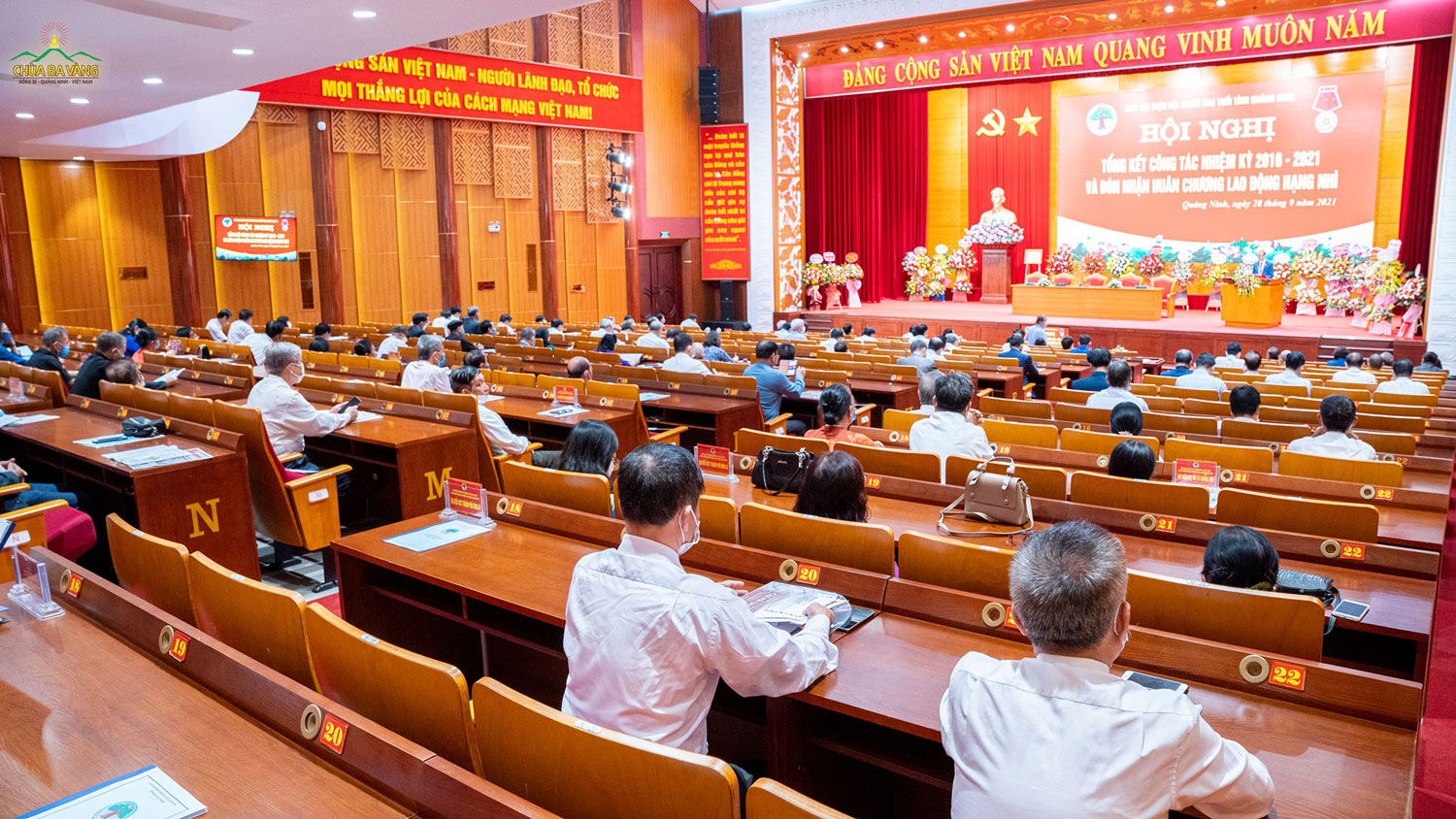 Hội Nghị có sự góp mặt của các vị lãnh đạo tỉnh, các vị nguyên lãnh đạo Tỉnh ủy, UBND tỉnh và 150 đại biểu người cao tuổi trong toàn tỉnh