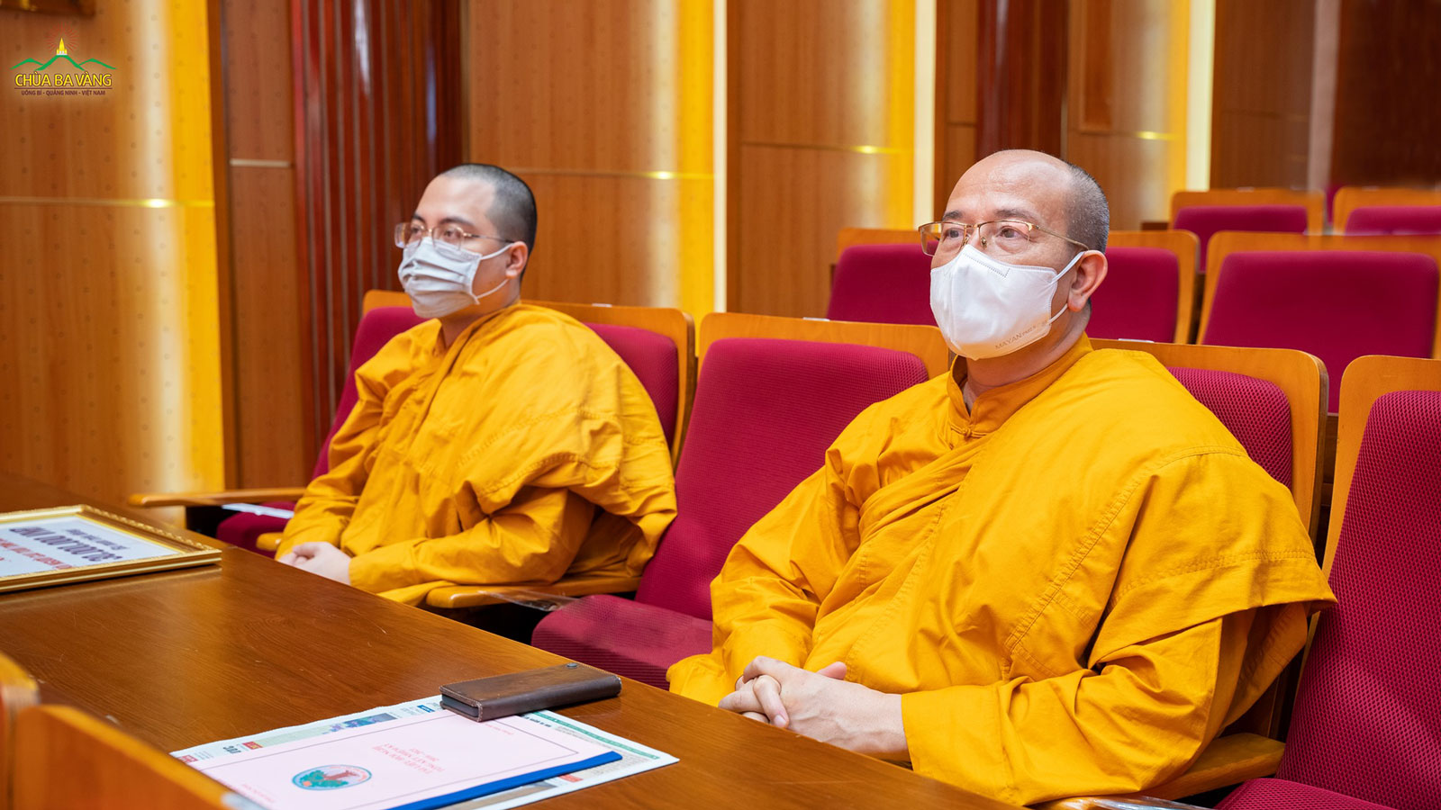Sư Phụ Thích Trúc Thái Minh cùng đại diện chư Tăng chùa Ba Vàng tham dự “Hội nghị tổng kết nhiệm kỳ 2016 - 2021 và đón nhận huân chương lao động hạng nhì” do Hội người cao tuổi tỉnh Quảng Ninh tổ chức