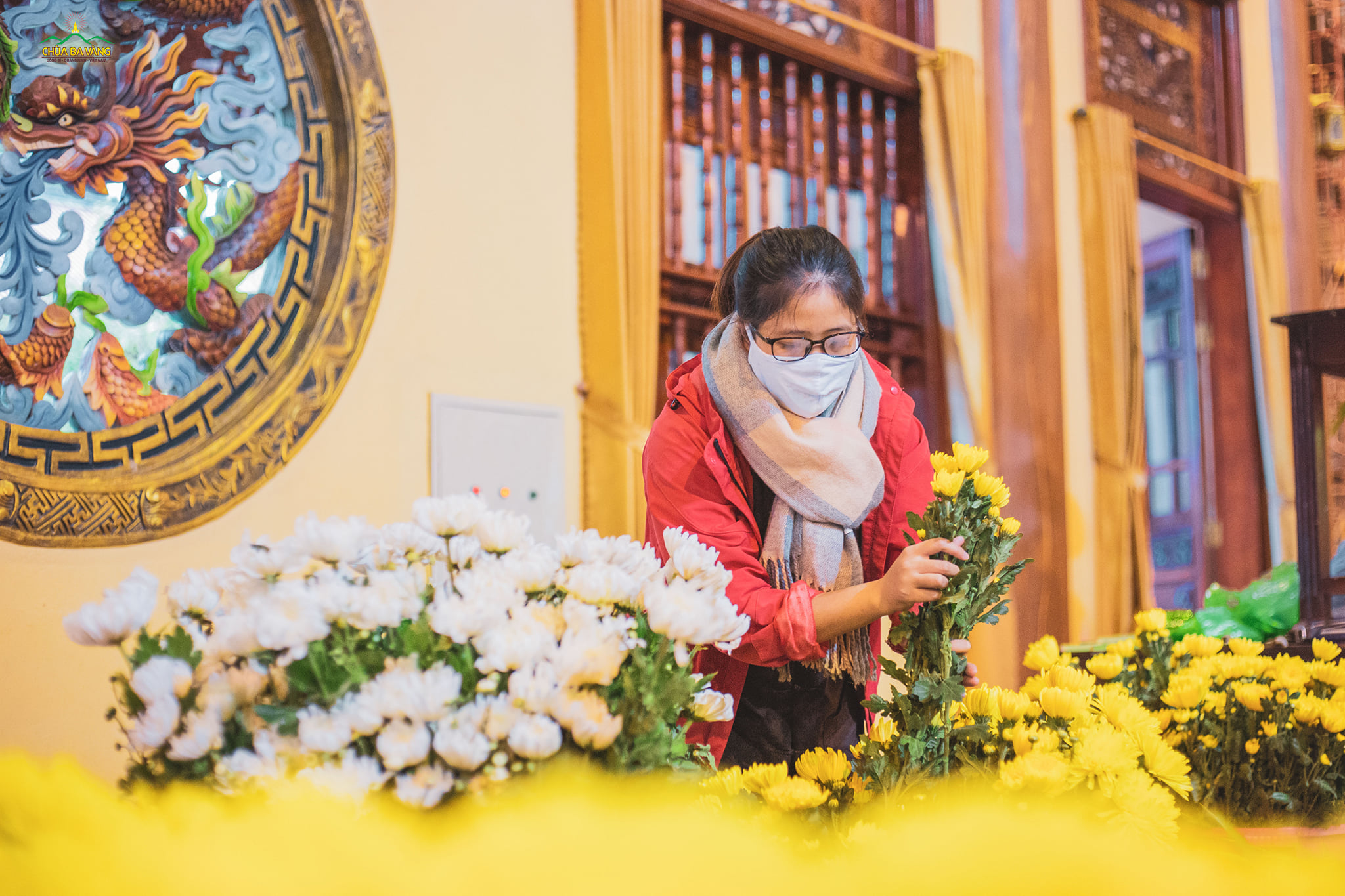 Vâng theo sự chỉ dạy của Sư Phụ Thích Trúc Thái Minh, Phật tử chùa Ba Vàng đang chuẩn bị các công việc cho lễ tụng kinh 3 ngày tưởng niệm Hòa thượng.