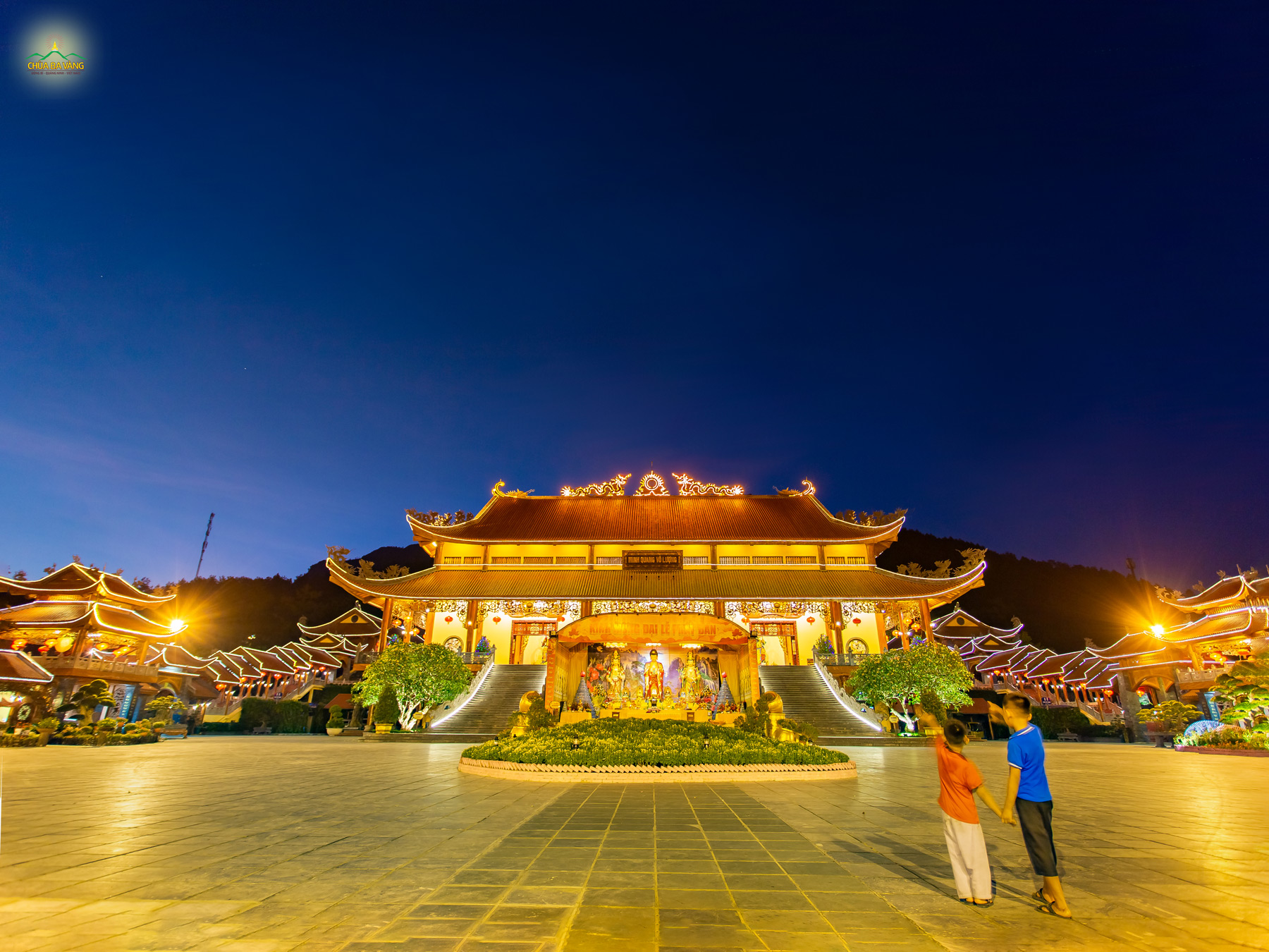 Ngôi chùa Ba Vàng có tòa chính điện trên núi lớn nhất Đông Dương