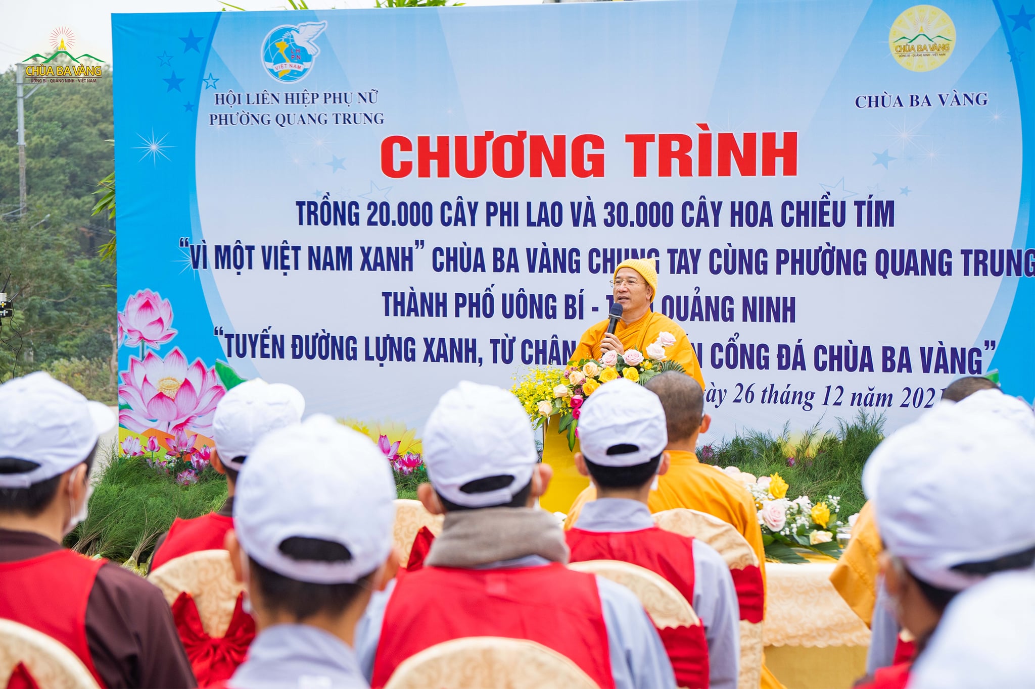 Sư Phụ Thích Trúc Thái Minh phát biểu trong chương trình khai mạc
