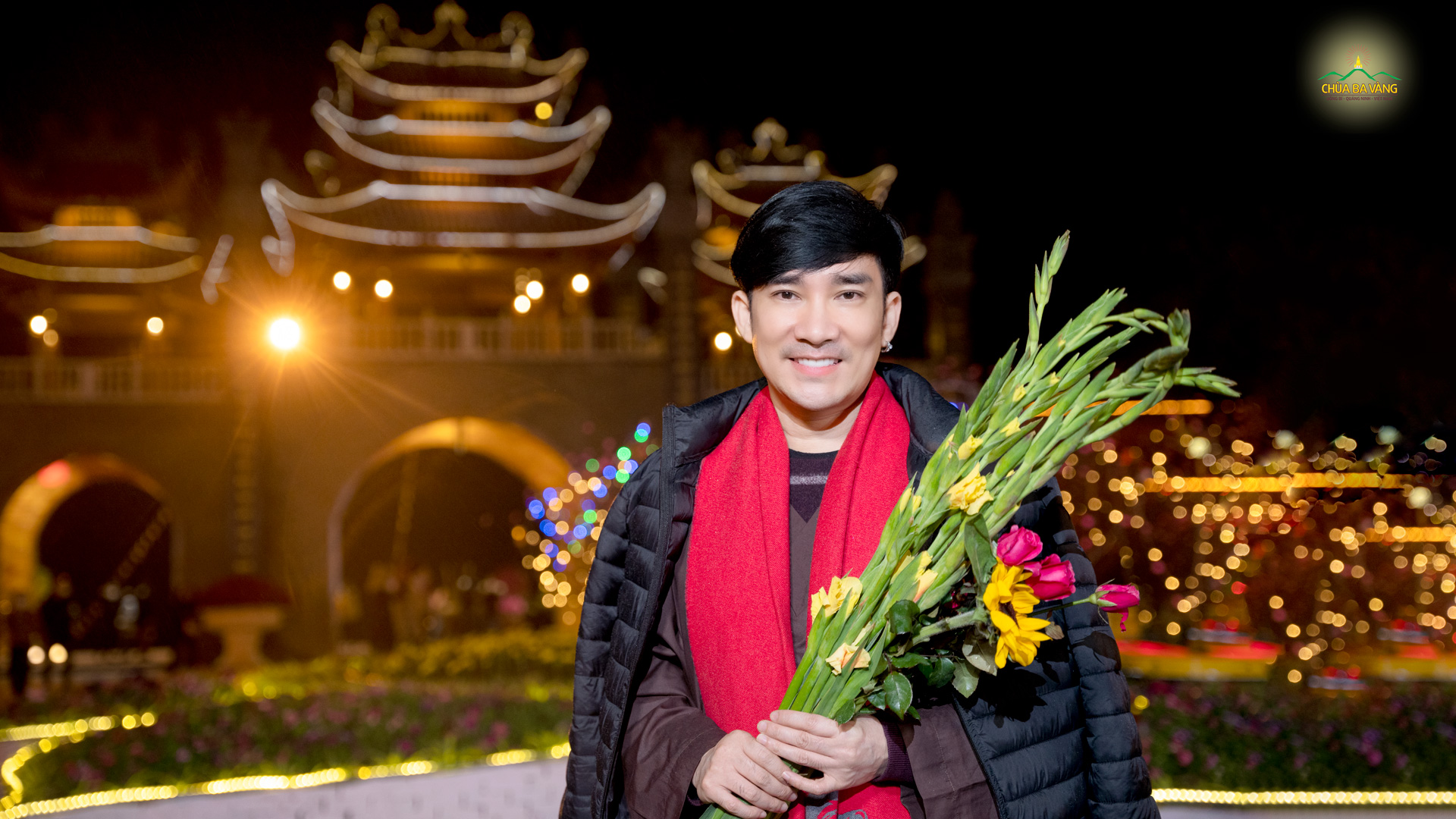 Ca sĩ Quang Hà trong chuyến du xuân tại chùa Ba Vàng năm 2022