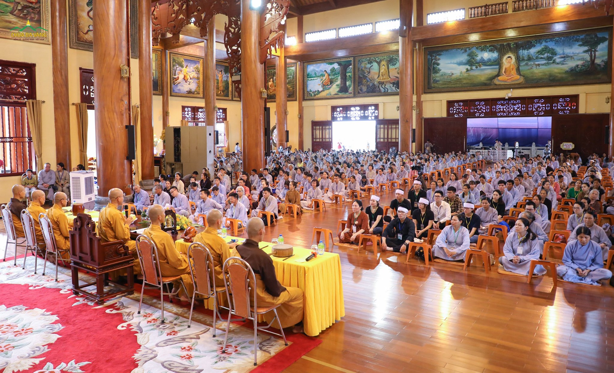 Toàn cảnh buổi lễ cầu siêu trực tiếp tại chùa Ba Vàng (ảnh tháng 7 năm 2020)