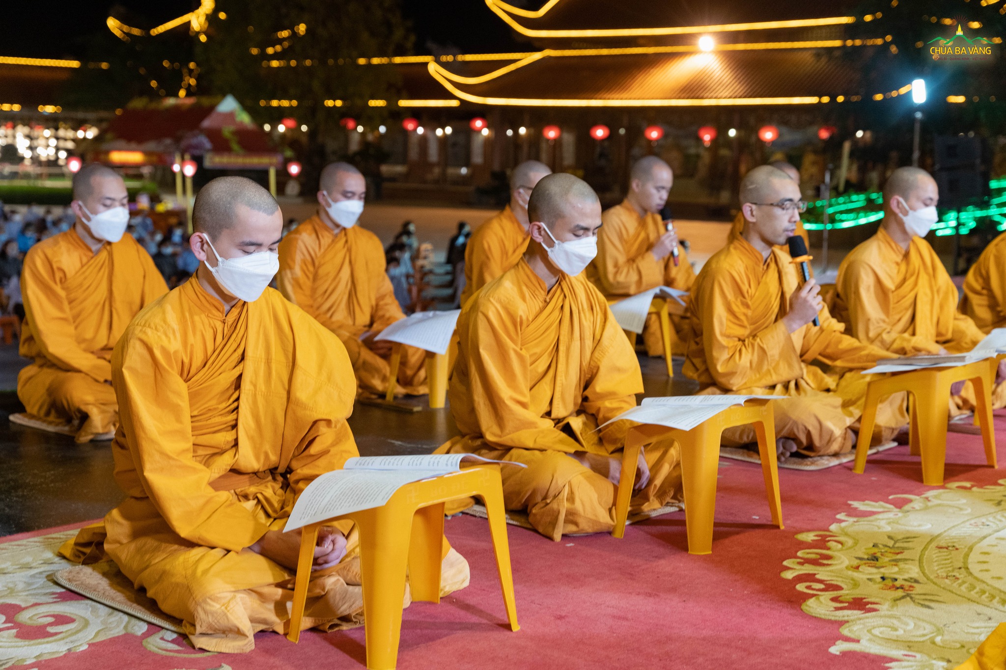 Chư Tăng chùa Ba Vàng tụng kinh, tán dương công đức của Đức Phật Dược Sư
