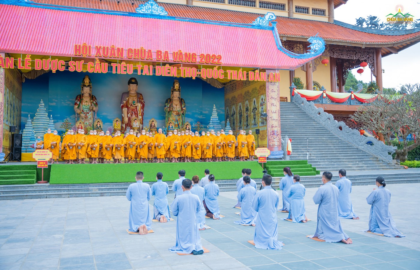 Chứng minh cho tâm thành của các Phật tử, Sư Phụ đã hoan hỷ thọ chúc nguyện cho những sở nguyện thiện lành của những người con Phật được thành tựu như ý  