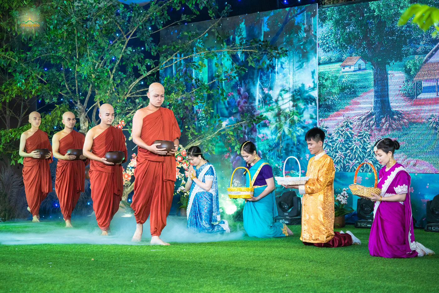 Hình ảnh Tu Bạt Đà La cùng các du sĩ ngoại đạo sau khi được Đức Phật thế độ xuất gia làm Sa-môn