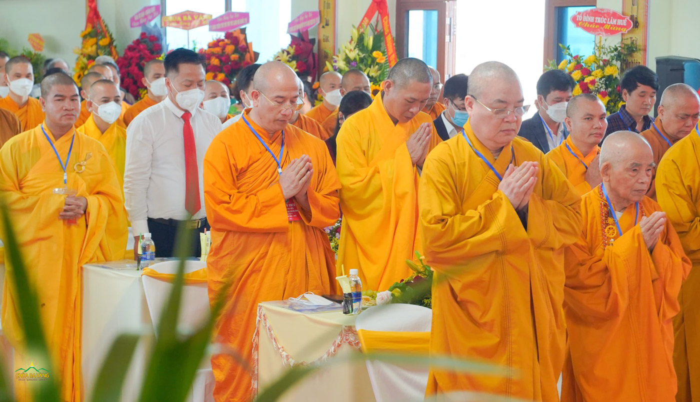 Các vị Hoà thượng, Thượng tọa và Đại đức Thích Trúc Thái Minh tham dự Đại hội