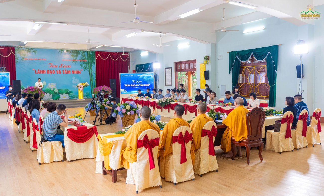 Hôm nay - ngày 23/04/2022, đoàn lớp Cao học Quản trị Kinh doanh trường Đại học Kinh tế Quốc dân đã có chuyến về chùa Ba Vàng tham dự tọa đàm 