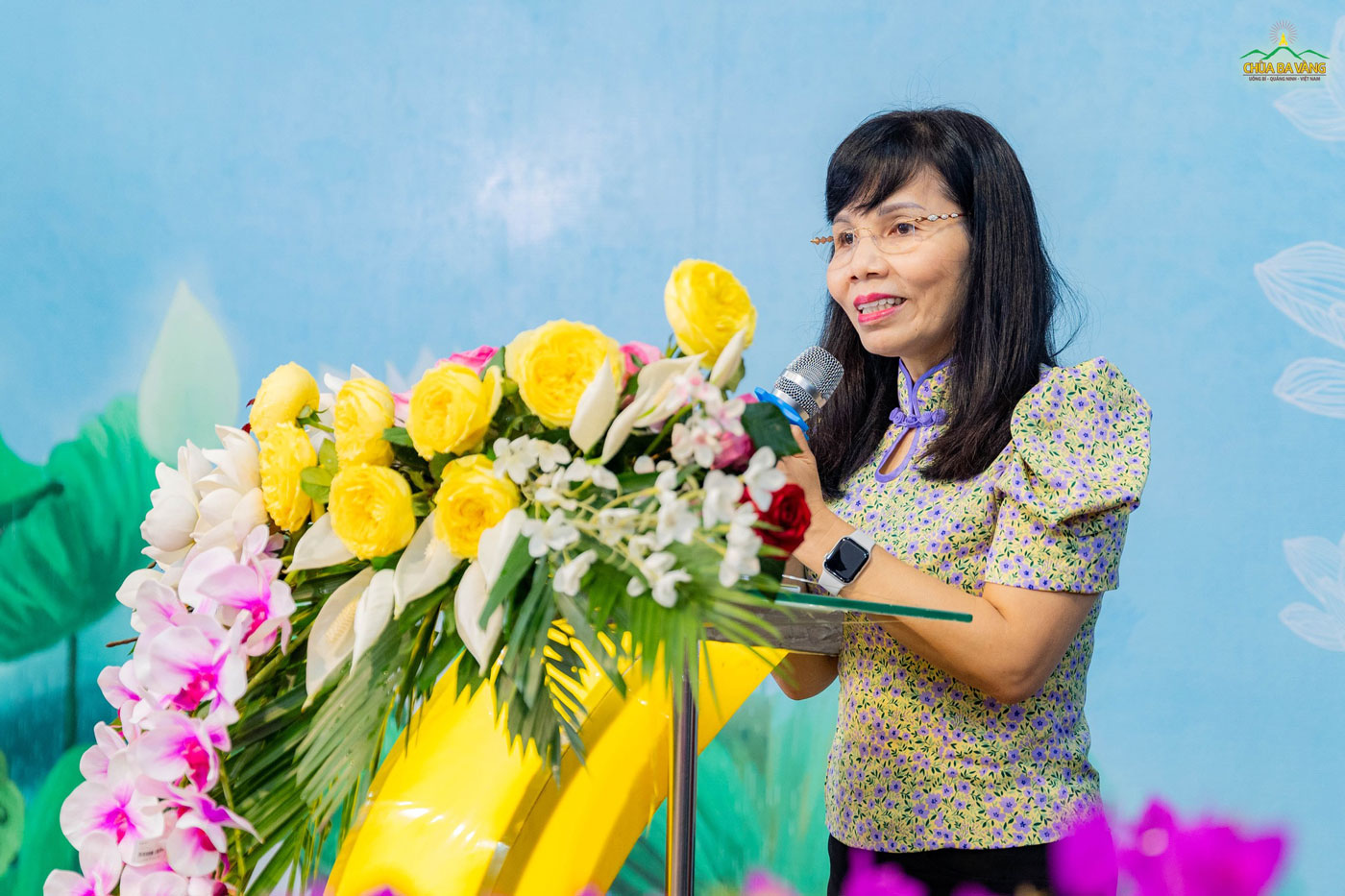 Bà Trần Thị Vân Hoa - Phó hiệu trưởng Trường Đại học Kinh tế Quốc dân phát biểu tại buổi tọa đàm “Lãnh đạo và tầm nhìn”