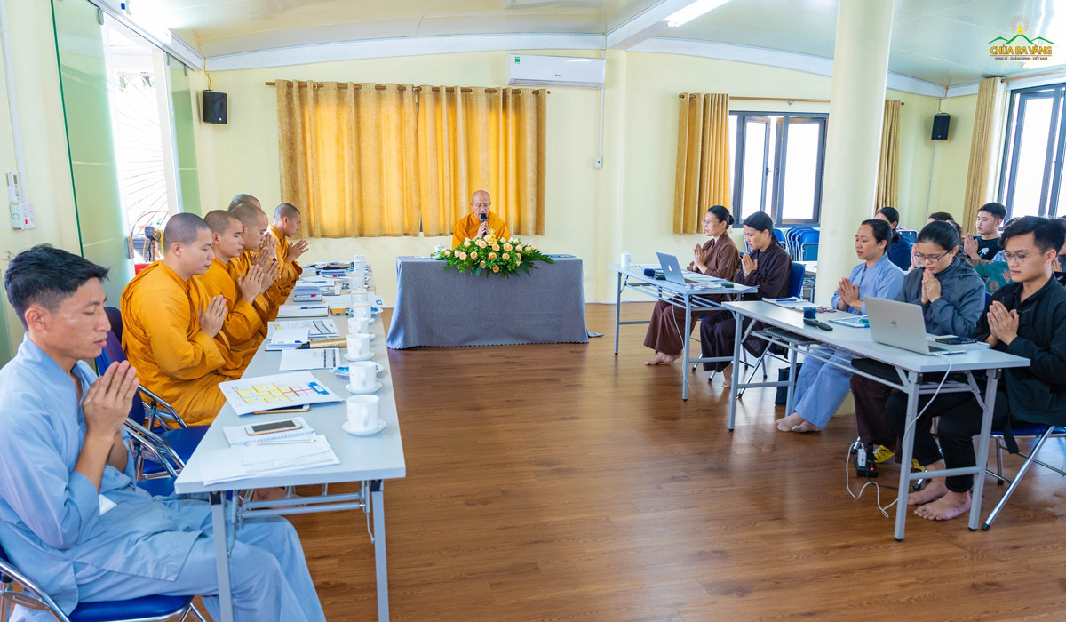 Hôm nay - ngày 03/5/2022, Sư Phụ Thích Trúc Thái Minh cùng đại diện chư Tăng đã có buổi họp với các ban trong chùa về việc tổ chức Đại lễ Phật đản chùa Ba Vàng PL.2566 - DL.2022