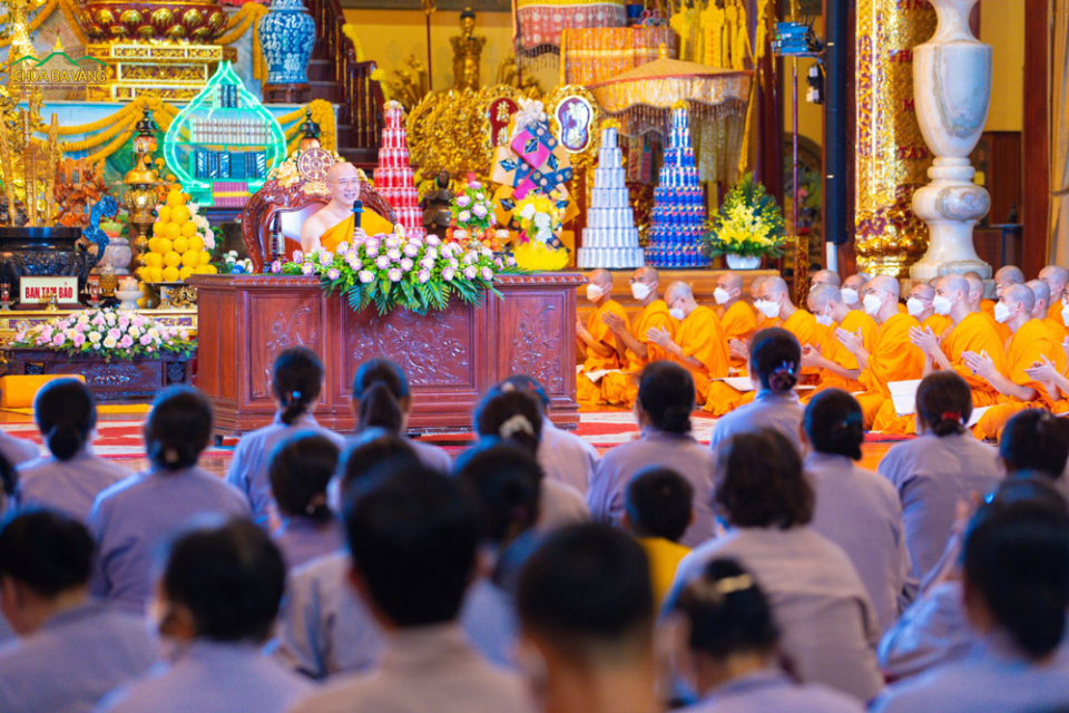 Sư Phụ Thích Trúc Thái Minh ban bố những lời Pháp nhũ quý báu cho nhân dân, Phật tử