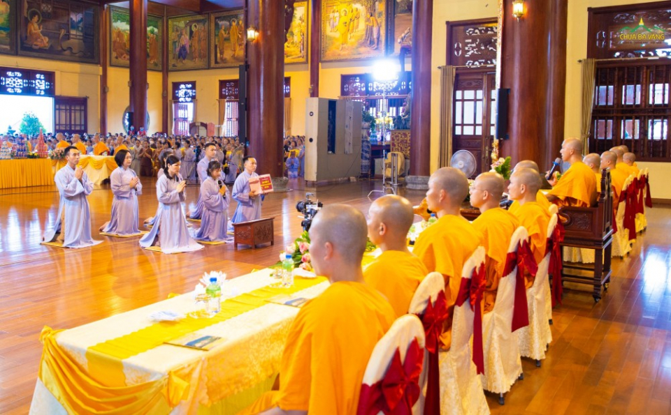 Chư Tăng chứng minh cho lời cầu thỉnh tác lễ trai đàn kết mãn khóa tu tập an cư kiết hạ năm 2022 của các Phật tử