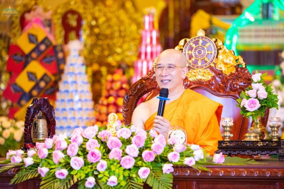 Thể theo lời thỉnh cầu của các Phật tử, trong ngày cuối tháng 7 âm lịch vừa qua, Sư Phụ Thích Trúc Thái Minh đã quang lâm, giảng giải câu 238 - 