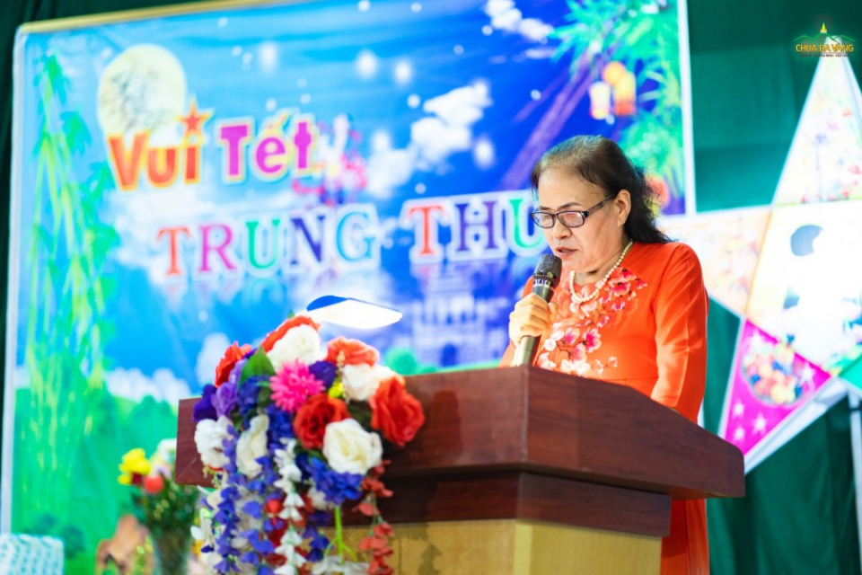 Bà Nguyễn Thị Vân - Bí thư, Trưởng khu 5A phát biểu tại chương trình