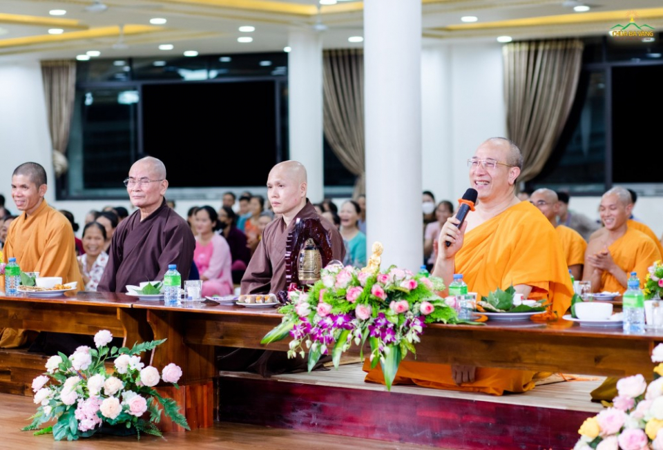 Sư Phụ Thích Trúc Thái Minh hoan hỷ, có những lời chia sẻ đến các Phật tử