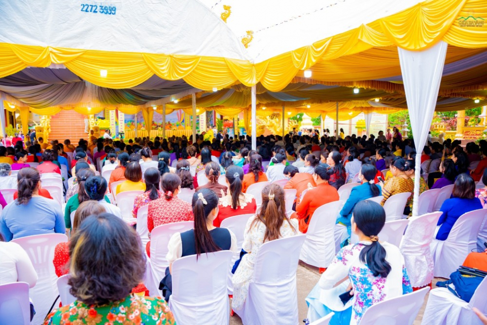 Nhân dân, Phật tử tại Lào và Việt Nam đồng tham dự Đại lễ khánh thành ý nghĩa