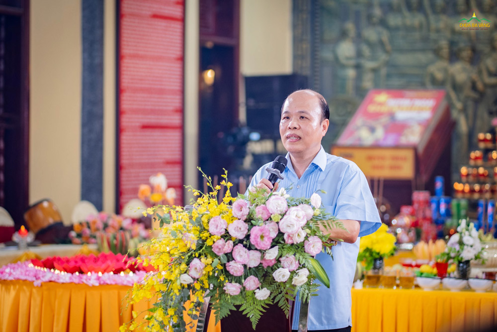 Nhà báo Đoàn Mạnh Phương có những lời chia sẻ xúc động trong buổi lễ dâng đăng tri ân - cầu siêu các anh hùng liệt sĩ