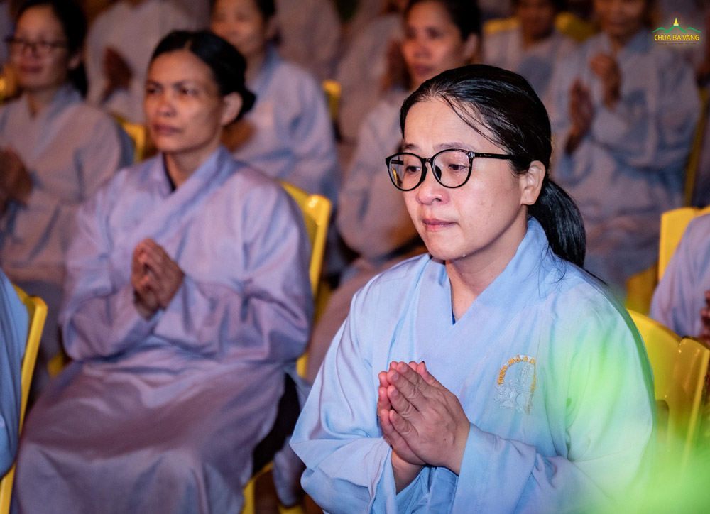 Phật tử xúc động khi tham gia chương trình