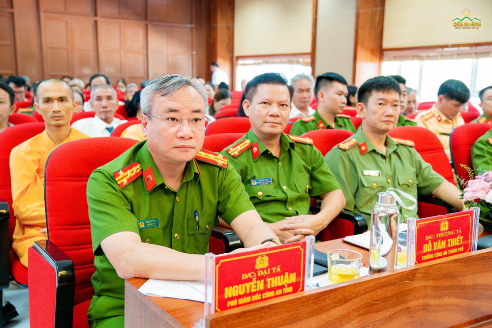 Đại tá Nguyễn Thuận - UVBTV Đảng ủy, Phó Giám đốc Công an tỉnh Quảng Ninh tham dự chương trình.