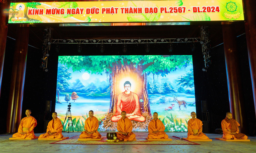 Chư Tăng thiền quán niệm mừng ngày Đức Phật thành đạo