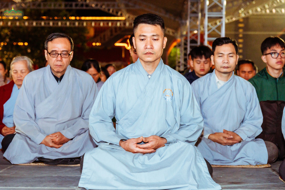 Buổi thiền quán niệm giúp các Phật tử tăng trưởng lòng biết ơn đối với Đức Phật